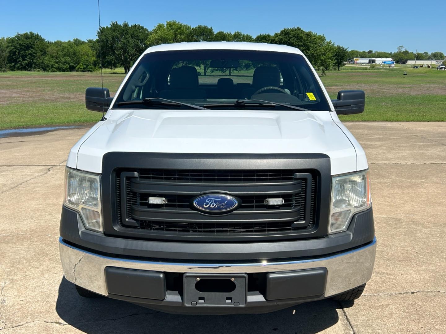 2014 White /Gray Ford F-150 XL SuperCab 6.5-ft. Bed 2WD (1FTEX1CM8EK) with an 3.7L V6 DOHC 24V engine, 6-Speed Automatic transmission, located at 17760 Hwy 62, Morris, OK, 74445, (918) 733-4887, 35.609104, -95.877060 - Photo#1